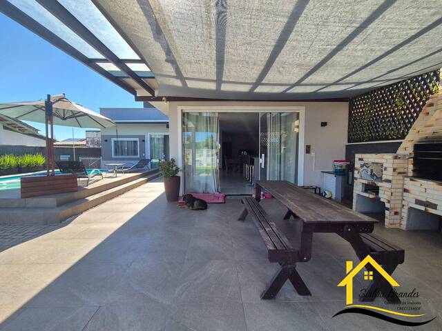 #0677 - Casa para Venda em Balneário Barra do Sul - SC