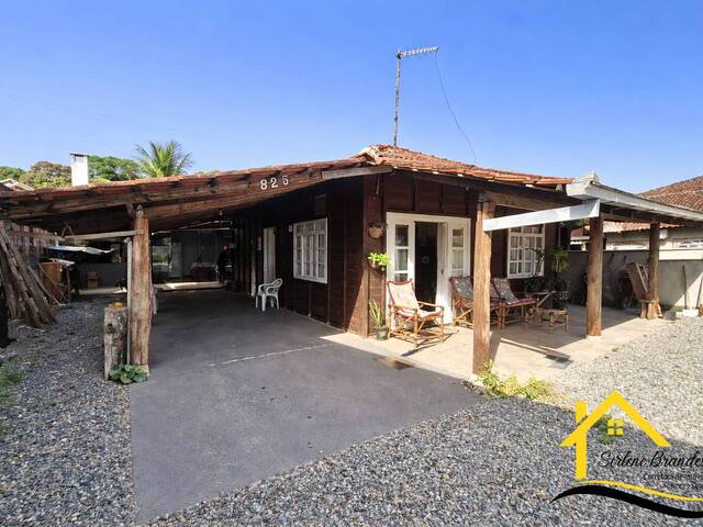 #0682 - Casa para Venda em Balneário Barra do Sul - SC