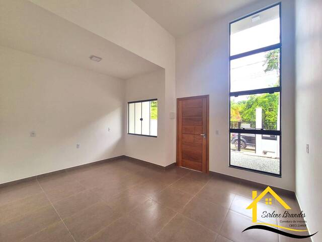 #0457 - Casa para Venda em Balneário Barra do Sul - SC