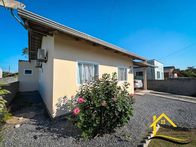 Casa para Venda em Balneário Barra do Sul - 2